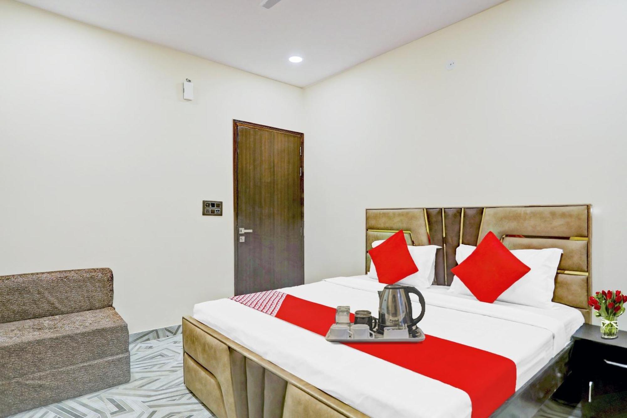 Hotel O Royal Lotus Stay Near Ip Extension Metro Station New Delhi Eksteriør bilde
