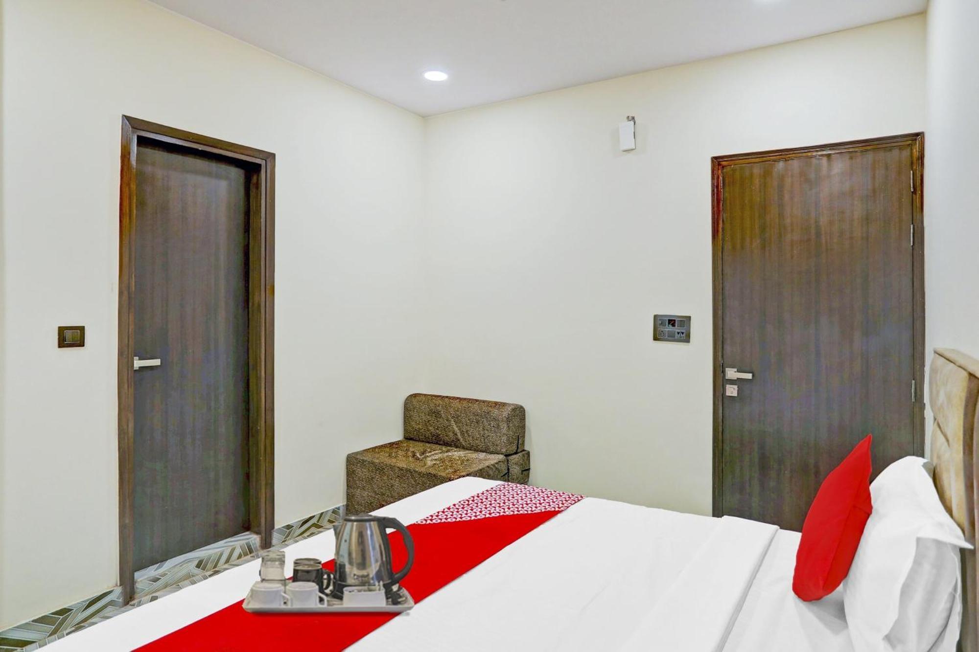 Hotel O Royal Lotus Stay Near Ip Extension Metro Station New Delhi Eksteriør bilde